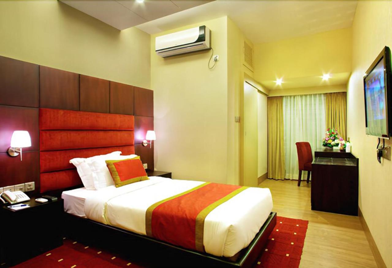 West Park Inn Dhaka Exteriör bild
