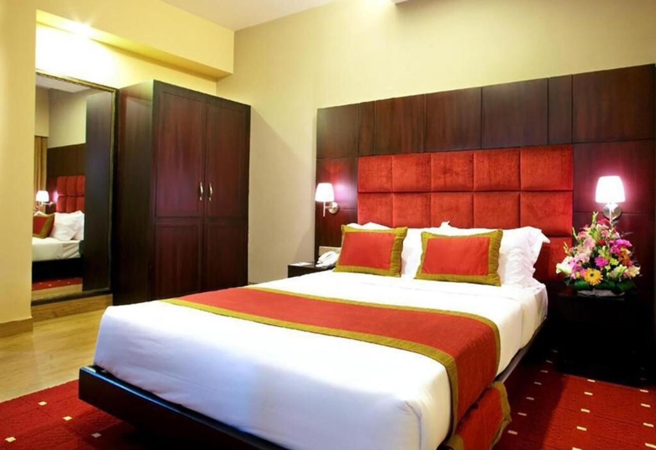West Park Inn Dhaka Exteriör bild