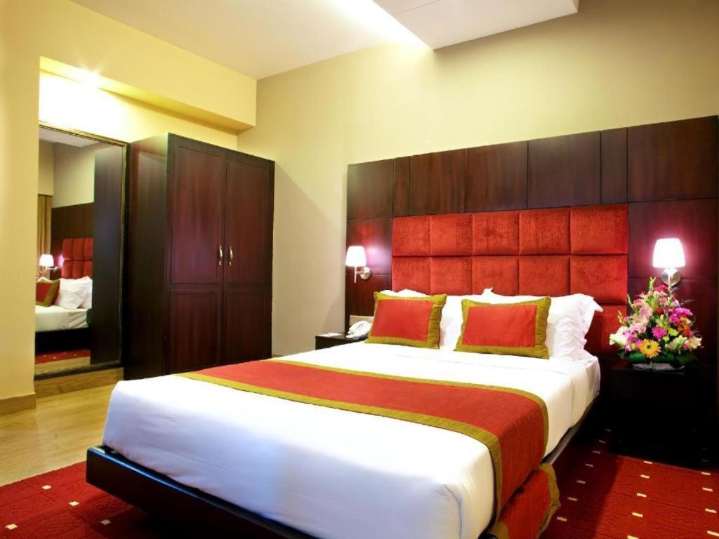 West Park Inn Dhaka Exteriör bild